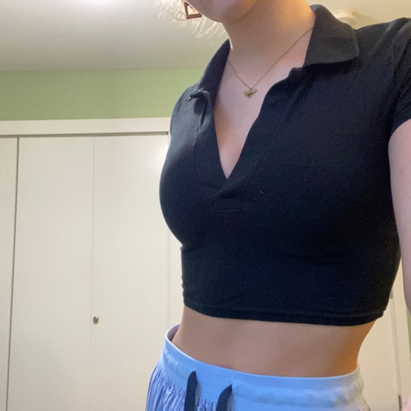 black crop top - Picture 3 of 8
